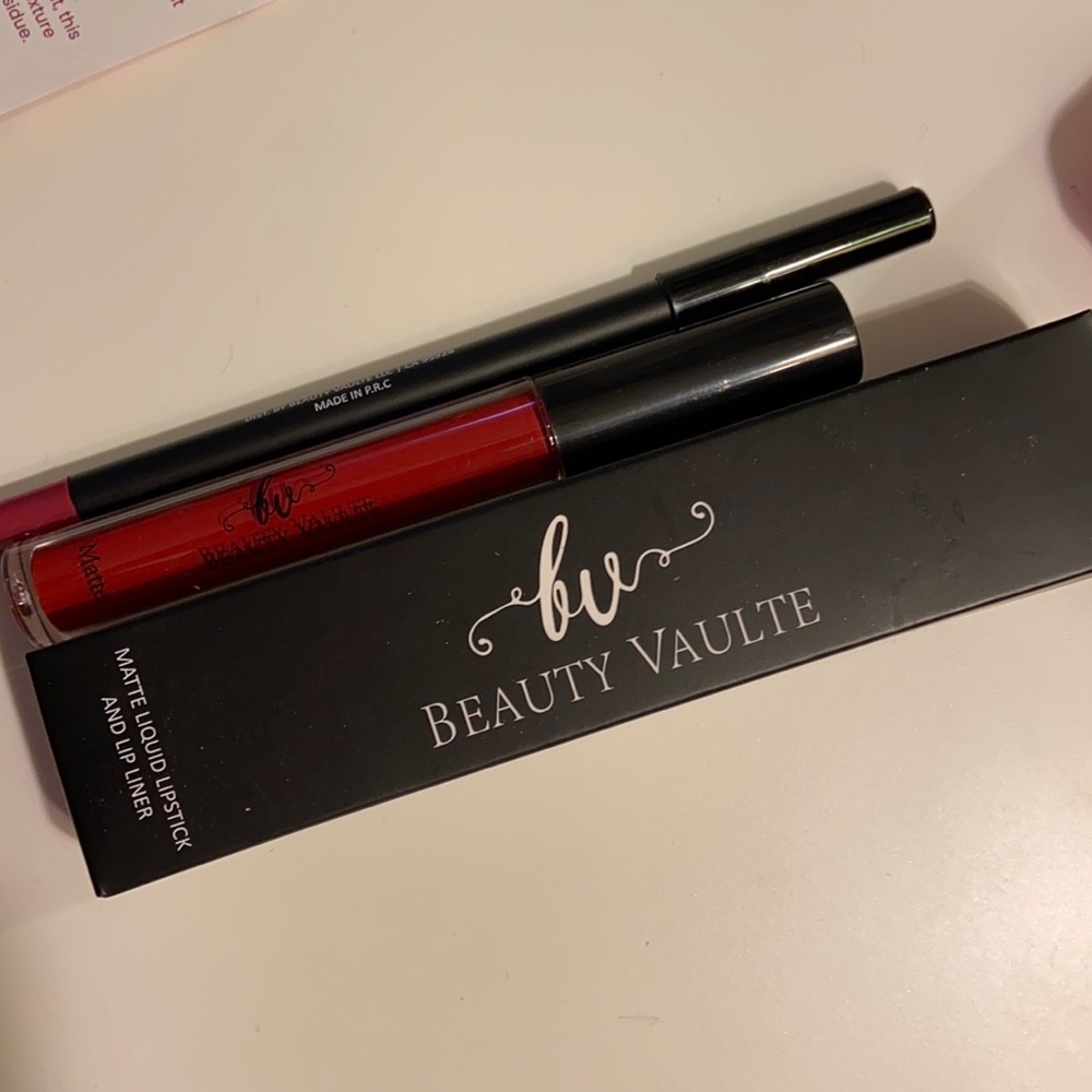 New beauty vaulte erupt lip set